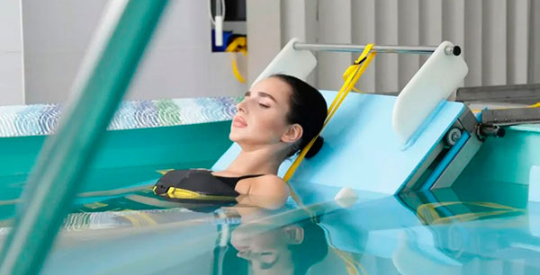 Підводна витяжка хребта: користь та рекомендації